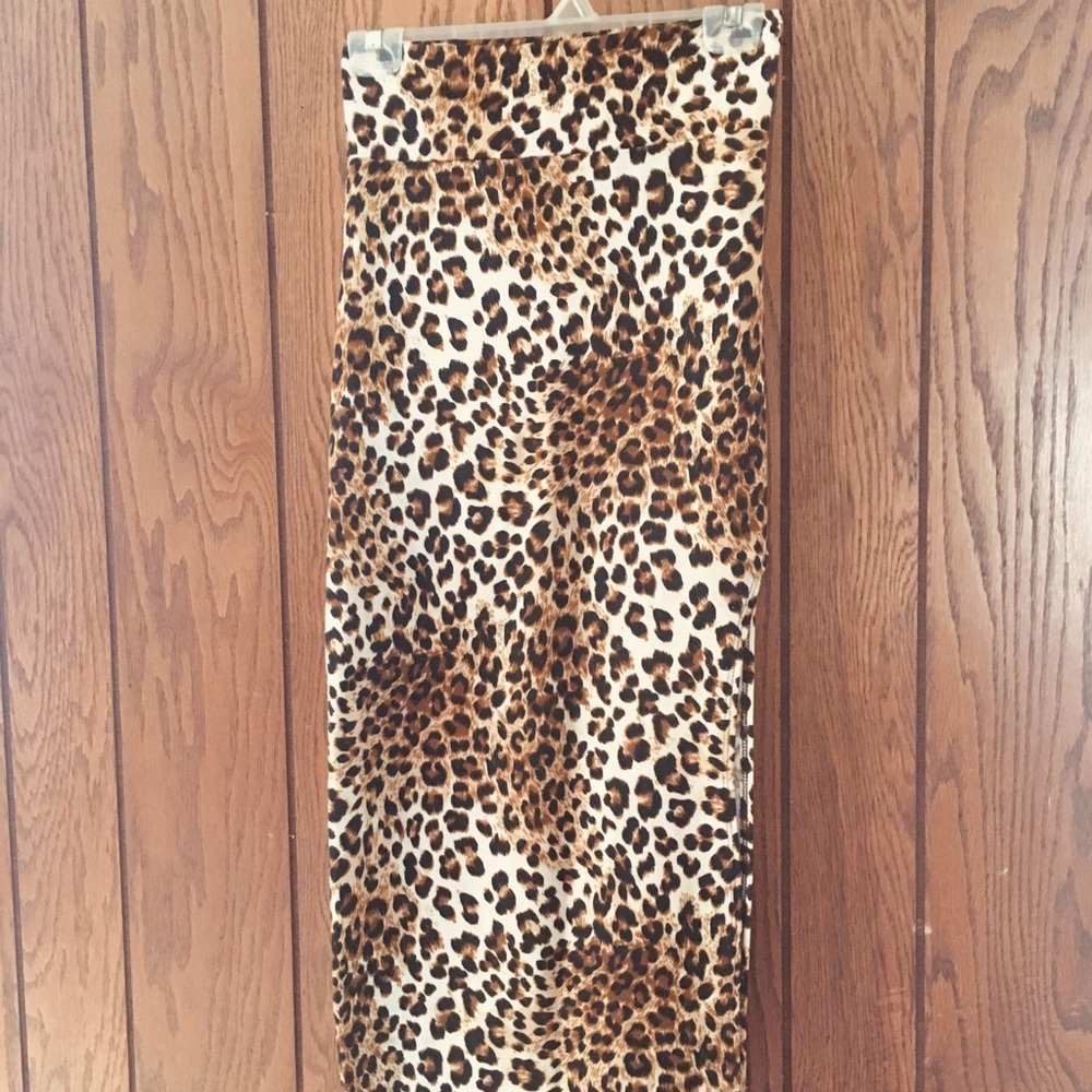 Side Slit Cheetah Print Skirt